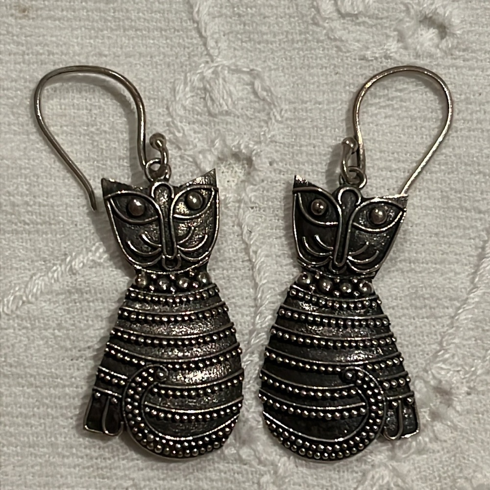 Sterling Silver Balinese Cat Pierced Drop Earrings